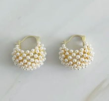 Load image into Gallery viewer, Pearl Knit Hoop Earrings - Ellison + Young
